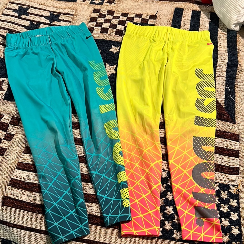 Super cute Nike leggings